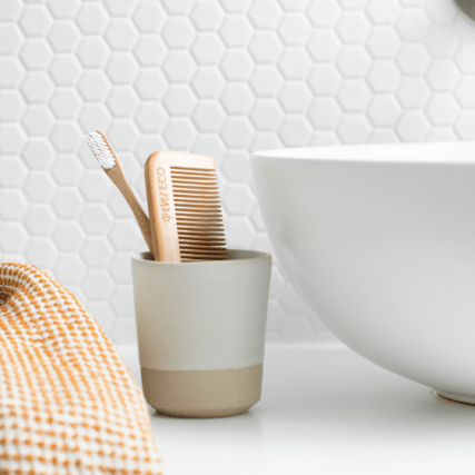 Ever Eco Bamboo Fine Tooth Comb - Image 2