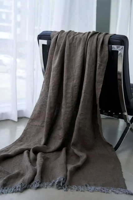 Braintree - Hemp Throw Walnut